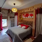 Holiday home Insolite 12 Personnes Bain Nordique Et Sauna En Pleine Nature