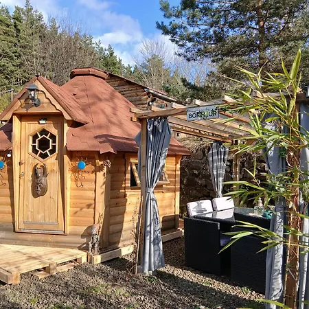Holiday home Insolite 12 Personnes Bain Nordique Et Sauna En Pleine Nature Laussonne